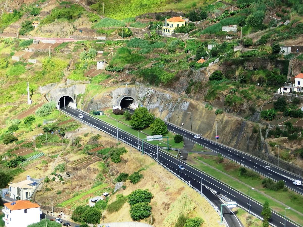 Quinta Grande Tunnel eastern portals 