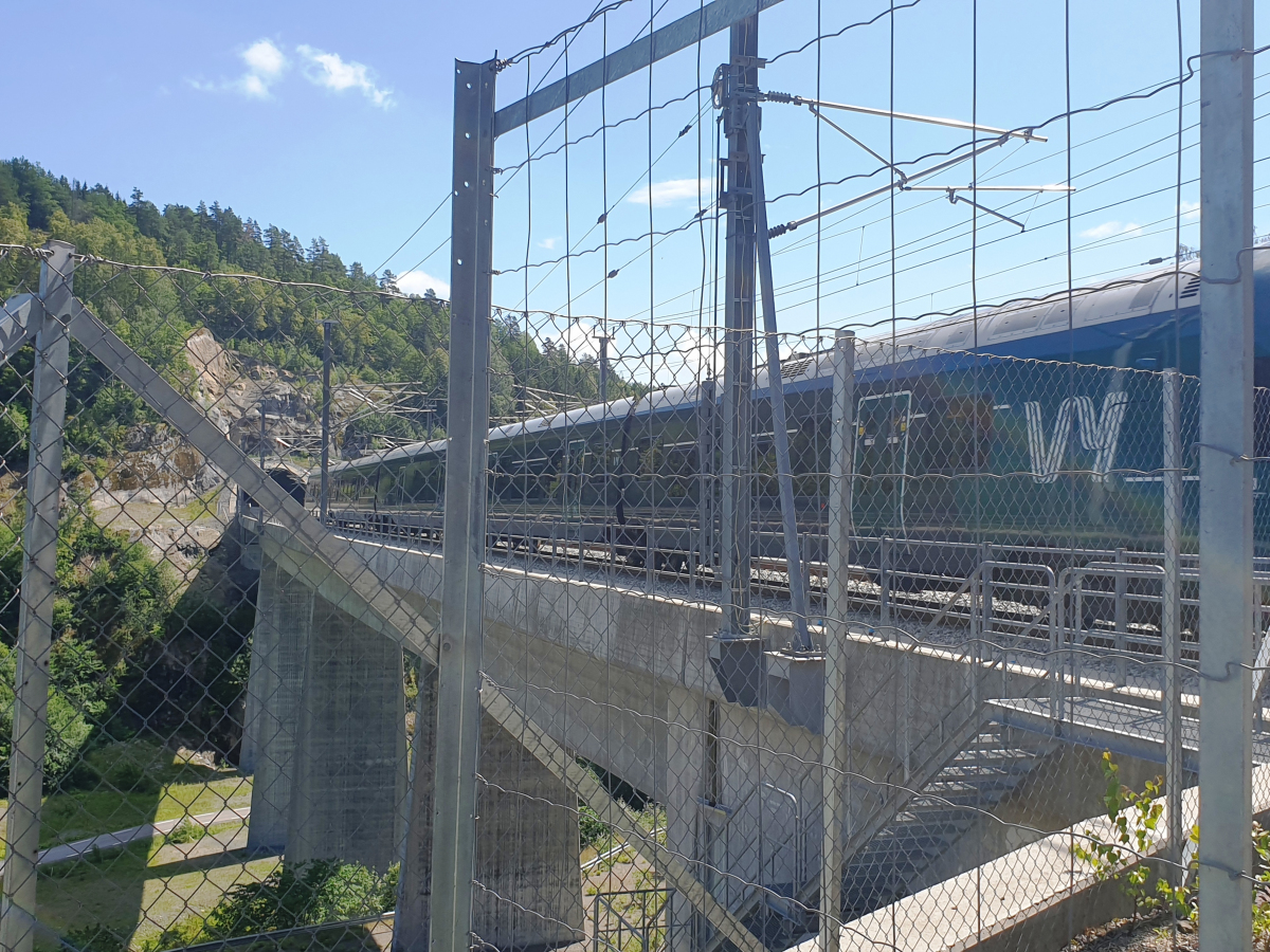 Ønna Bridge and, at the end, Storberg Tunnel eastern portal 