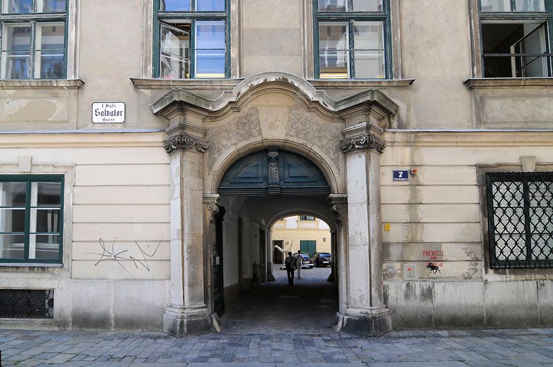 Altes Rathaus (Wien), Portal Salvatorgasse 