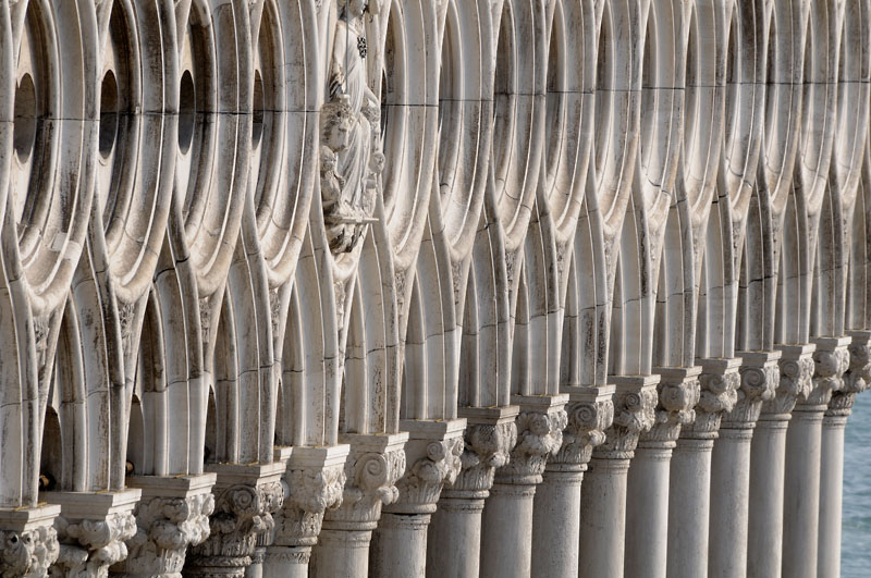 Dogenpalast Fassadendetail von der Basilica San Marco gesehen 