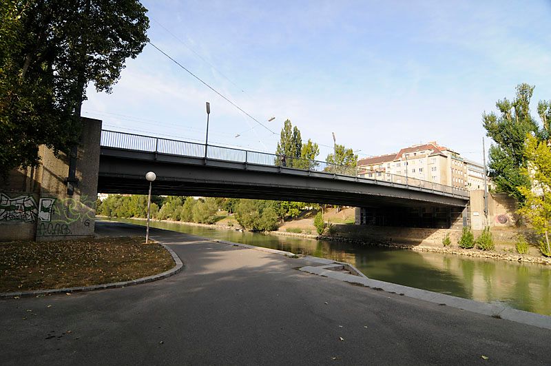 Rotundenbrücke Blickrichtung Donaukanal stromaufwärts 