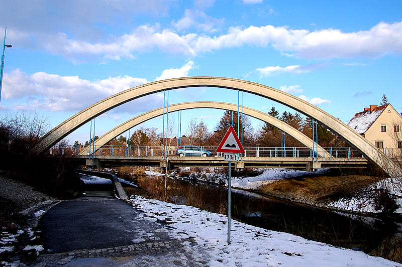 Pont sur le canal du Marchfeld de la Strebersdorfer Strasse, Vienne 