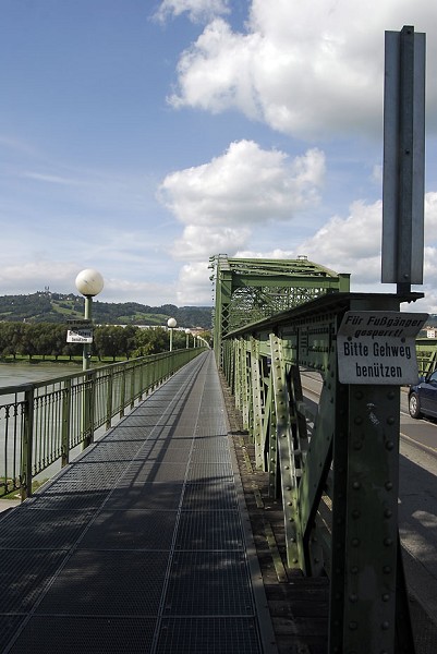 Eisenbahnbrücke in Linz 
