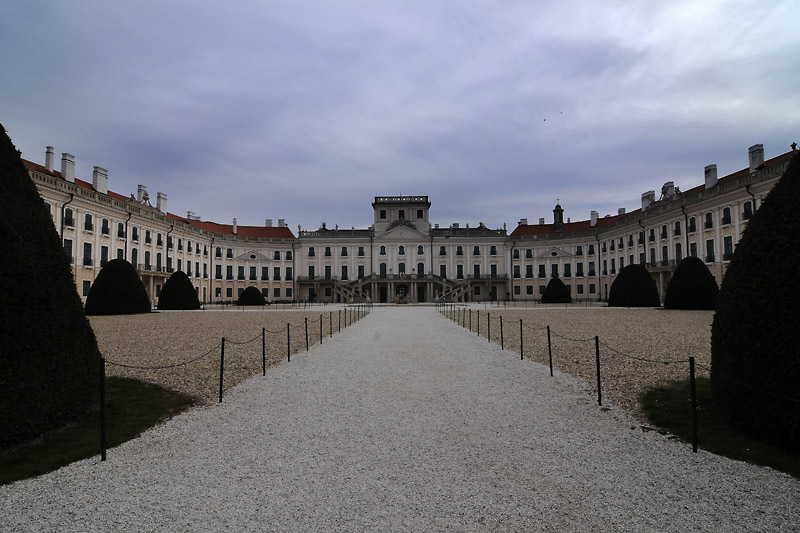 Schloss Esterházy, vom Haupteingang gesehen 