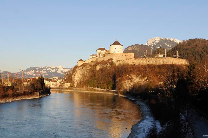 Festung Kufstein von der Brücke Tiroler Bundesstraße gesehen 