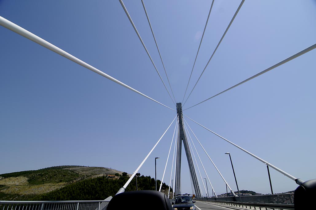 Fahrt über die Franjo-Tudjman-Brücke in nördlicher Richtung 