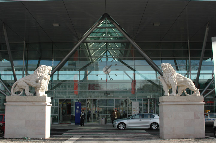 Linz Central Station 