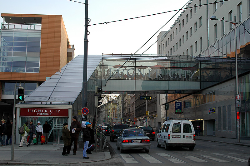 Passerelle pour la Lugner City, Vienne 