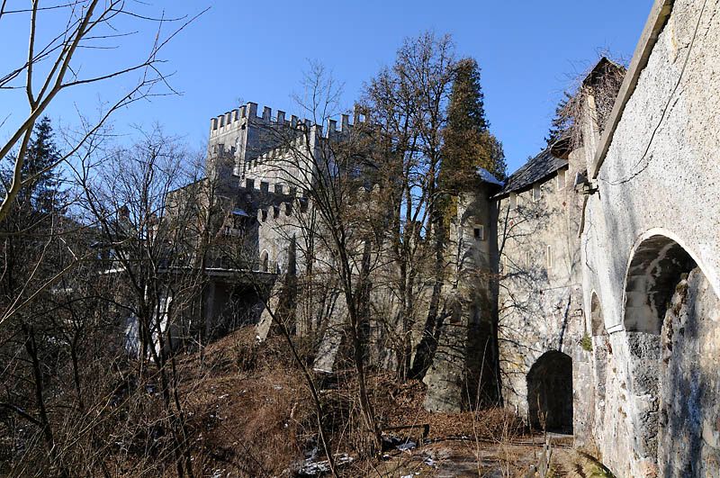 Itter Castle 