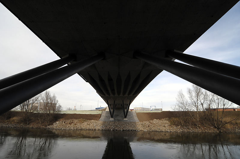 Seitenhafenbrücke 