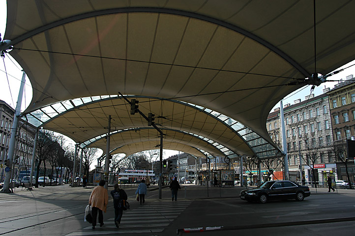 Tramway à Vienne - Station Urban-Loritz-Platz 