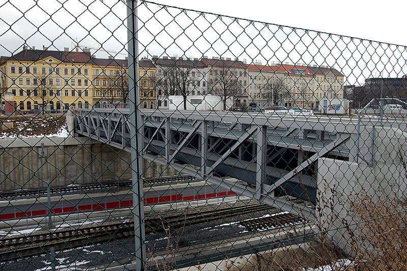 Rohrleitungsbrücke neben der Wienerbergbrücke, nicht öffentlich zugänglich 