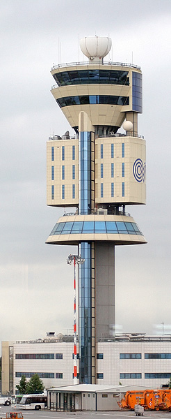 Control tower des Flughafens Milano-Malpensa 