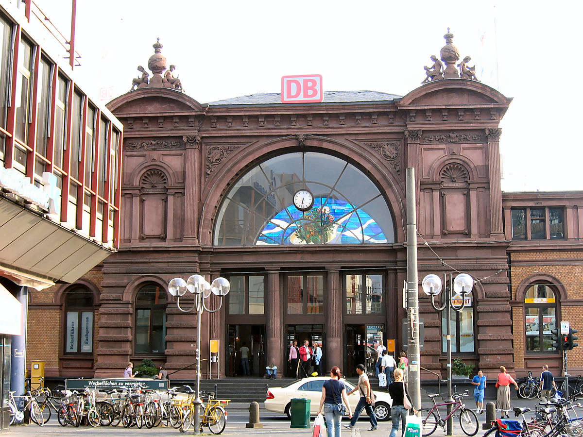 Bonn Central Station 