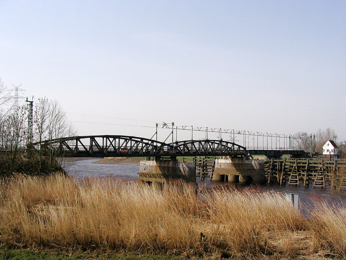 Eisenbahn-Drehbrücke Elsfleth über die Hunte 