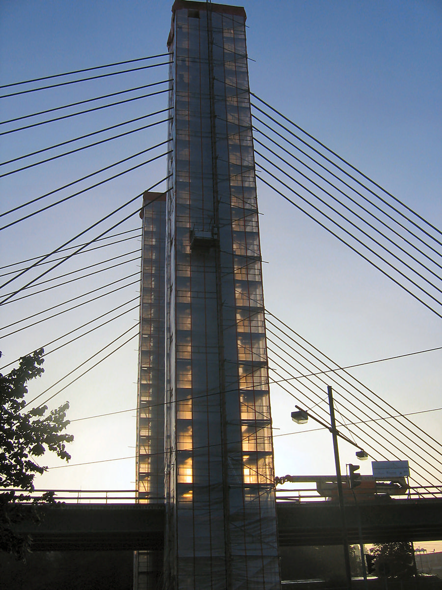 Cable-stayed bridge at Bremen-Neustadt 