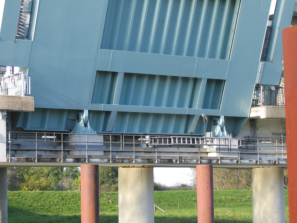 Bascule bridge across the Schwinge at Stade 