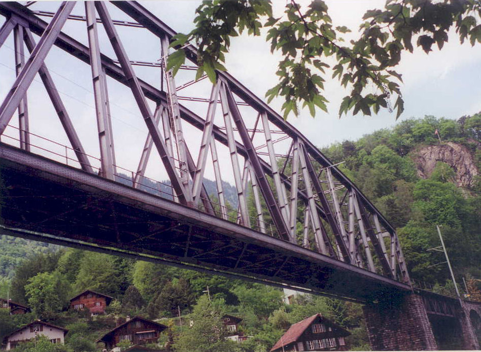 Aarebrücke der Eisenbahn in Interlaken 