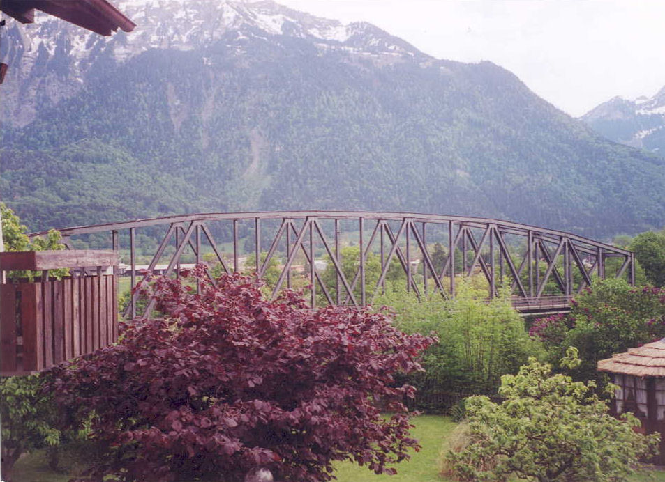 Aarebrücke der Eisenbahn in Interlaken 