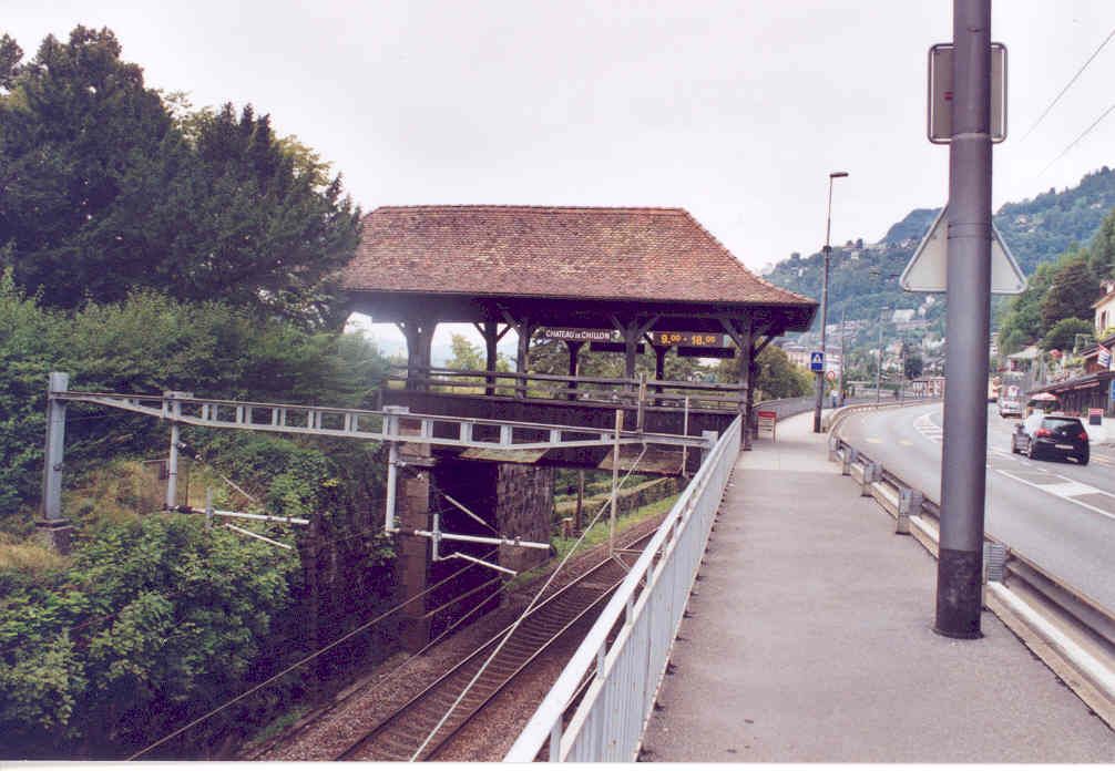 Spans the Lausanne-Montreux-Brig Railroad at the entrance to Chillon Castle. Open to pedestrian traffic only 