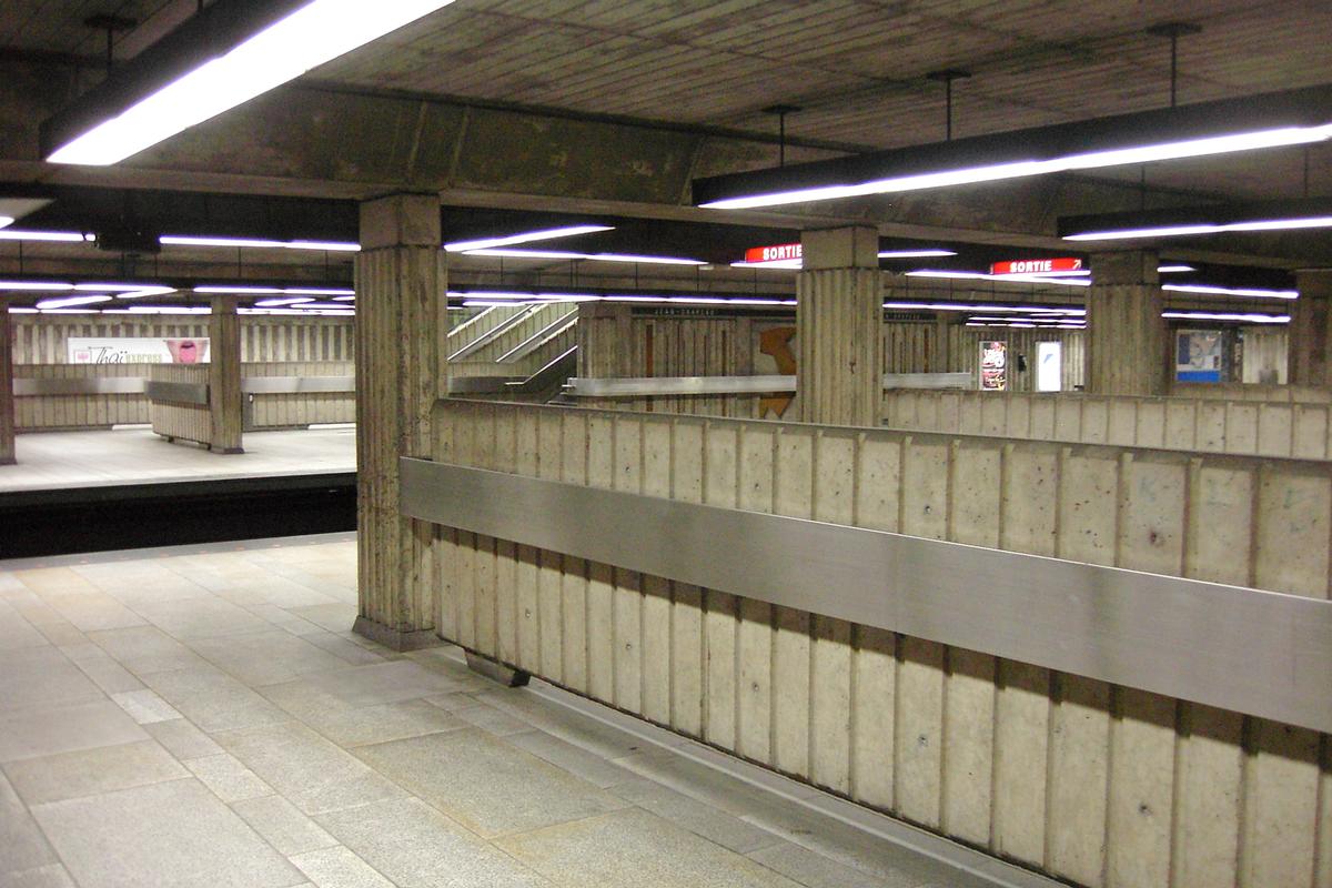 Gelbe Linie der Metro von Montreal - U-Bahnhof Jean-Drapeau 