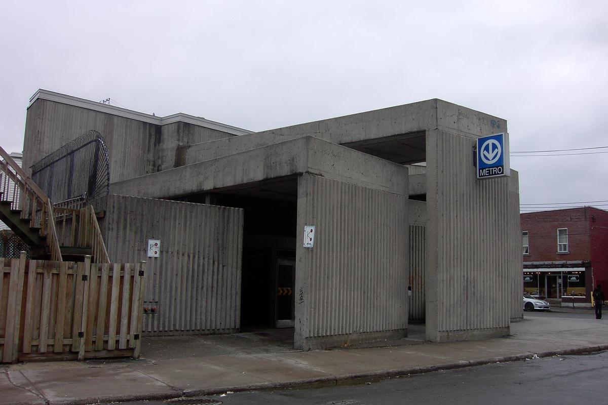 Station De-l'Église. édicule de la sortie à l'extrémité Est de la station. 23/27 ligne Verte Métro de Montréal 