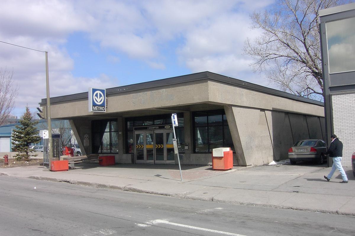 Montreal Metro - Green Line - Assomption Station 