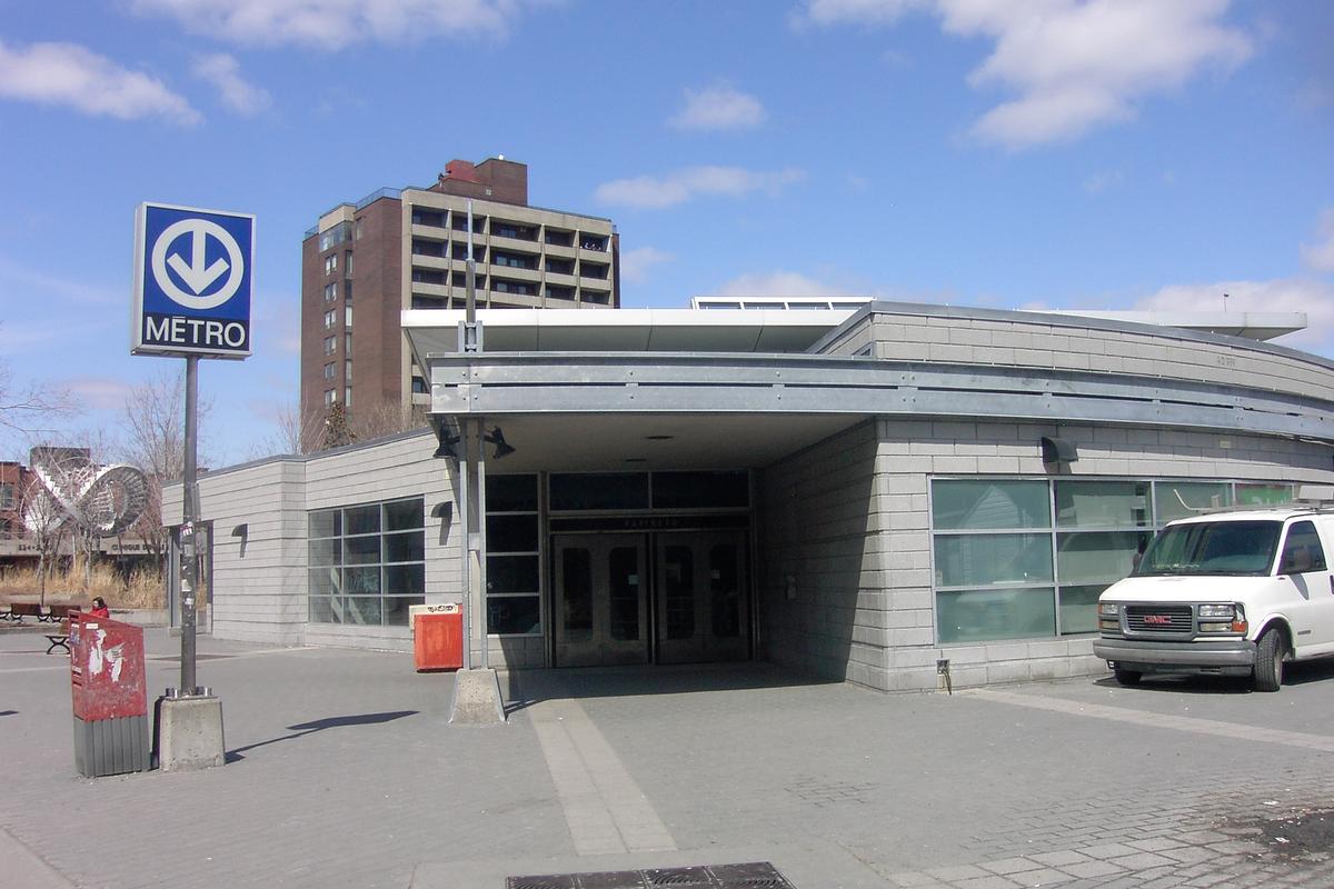 Métro von Montréal - Grüne Linie - Metrobahnhof Papineau 