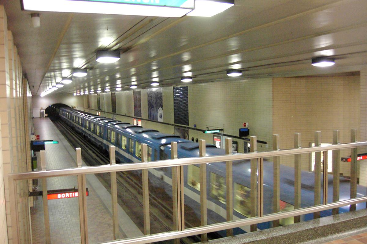 Montreal Metro Green Line - Saint-Laurent Station 