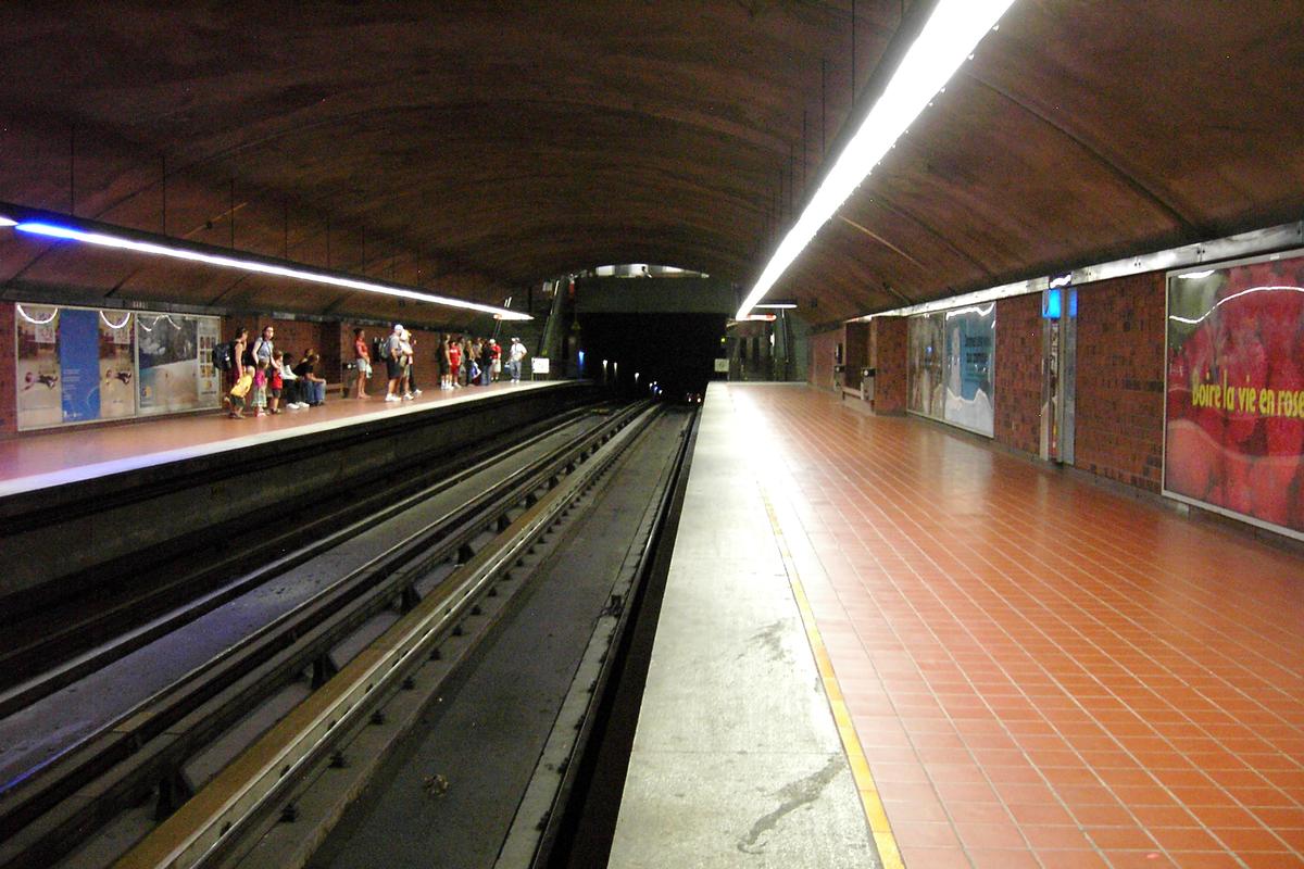Montreal Metro - Orange Line - Namur station 