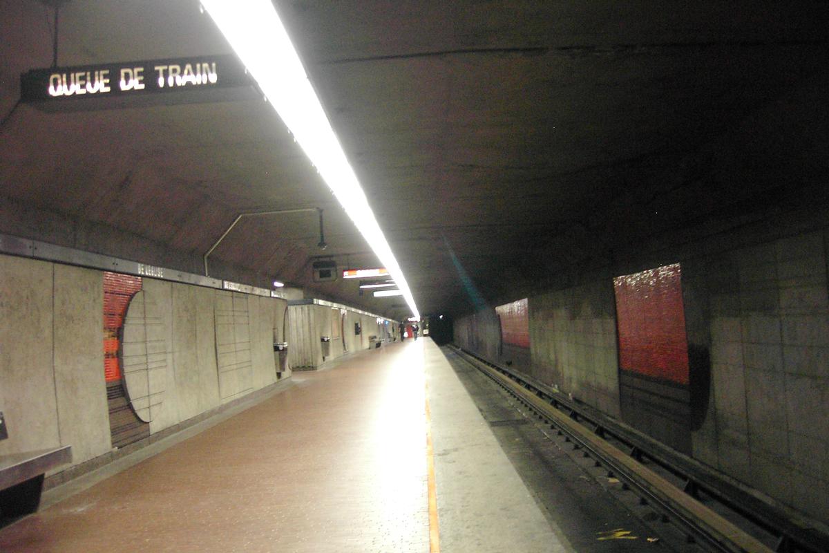 Métro von Montréal - Grüne Linie - Bahnhof De l'Eglise 