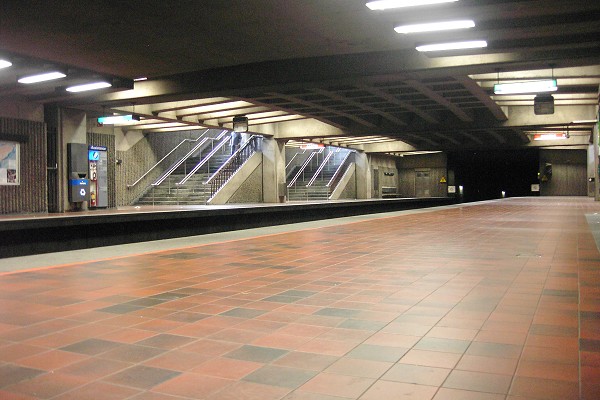 Métro von Montreal - Grüne Linie - Metrobahnhof Viau 