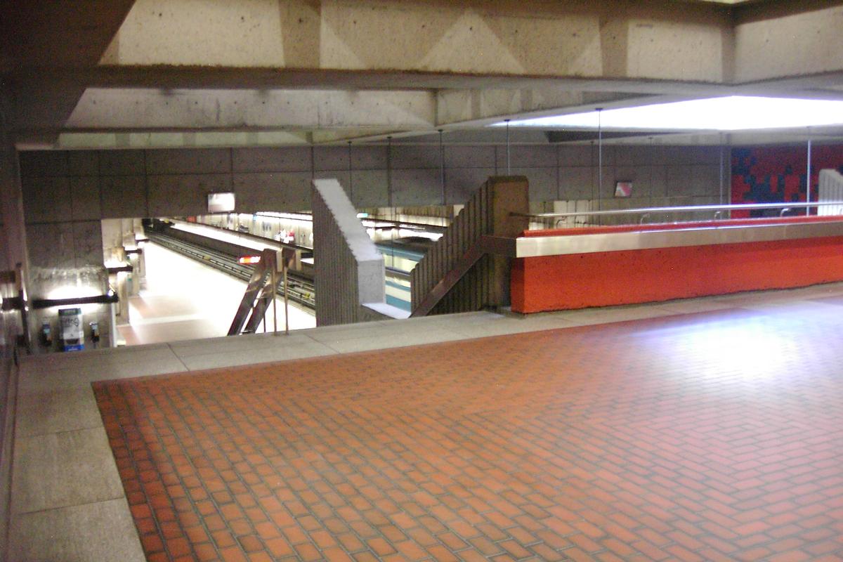 Montreal Metro - Green Line - Honoré-Beaugrand Station 