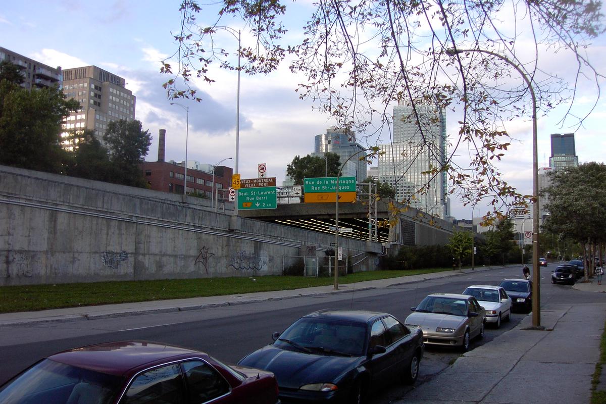 Ville-Marie Tunnel, Montreal, Quebec 