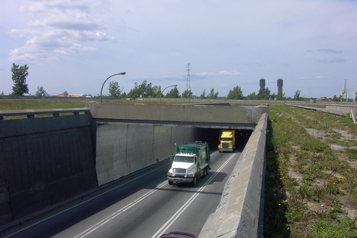Tunnel Louis-Hippolyte-Lafontaine, Autoroute 25, Montréal Portail sud, vue du tube sud vers Boucherville 