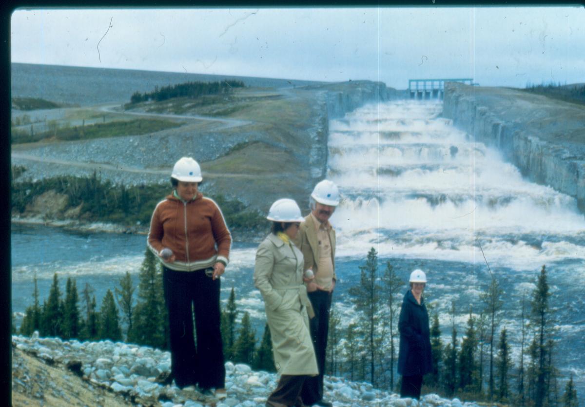 Évacuateur de crues en fonctionnement Septembre 1981 