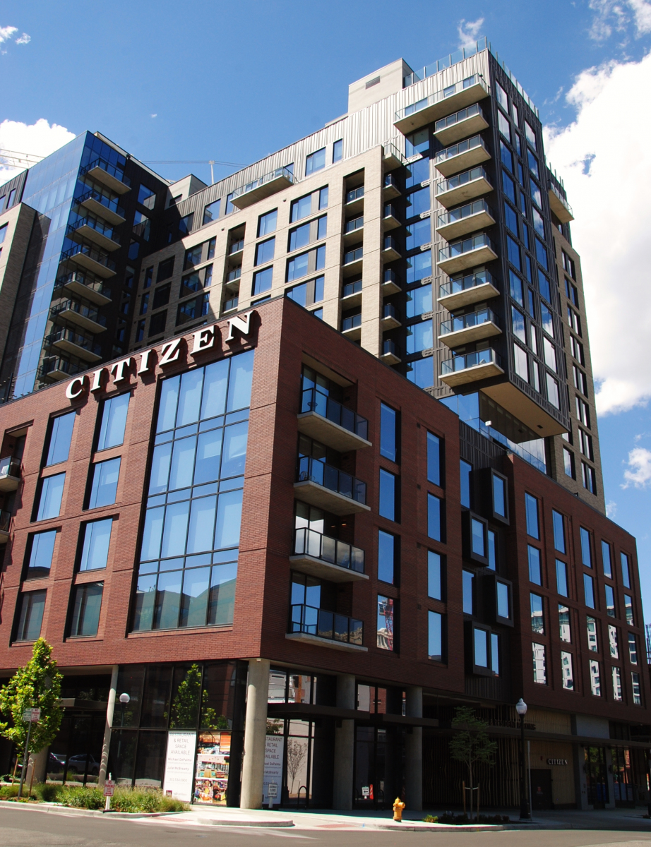 Citizen West 10 