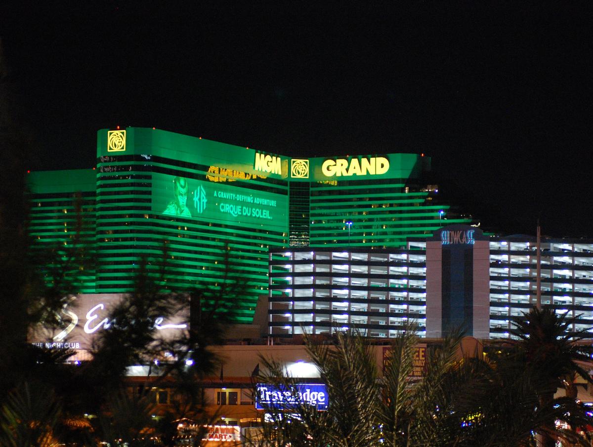 MGM Grand Resort & Casino - Night view 