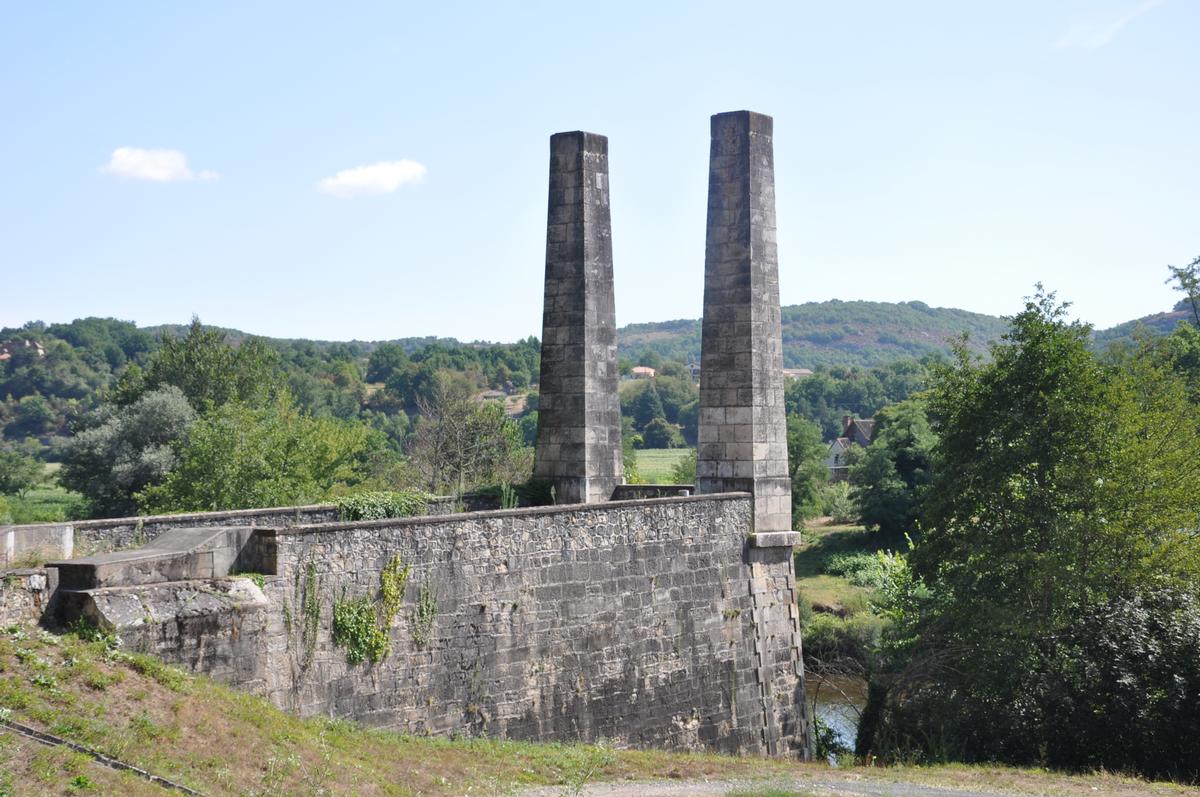 Ruines de l'ancien pont sur le Lot (Gaillac Cajarc) 
