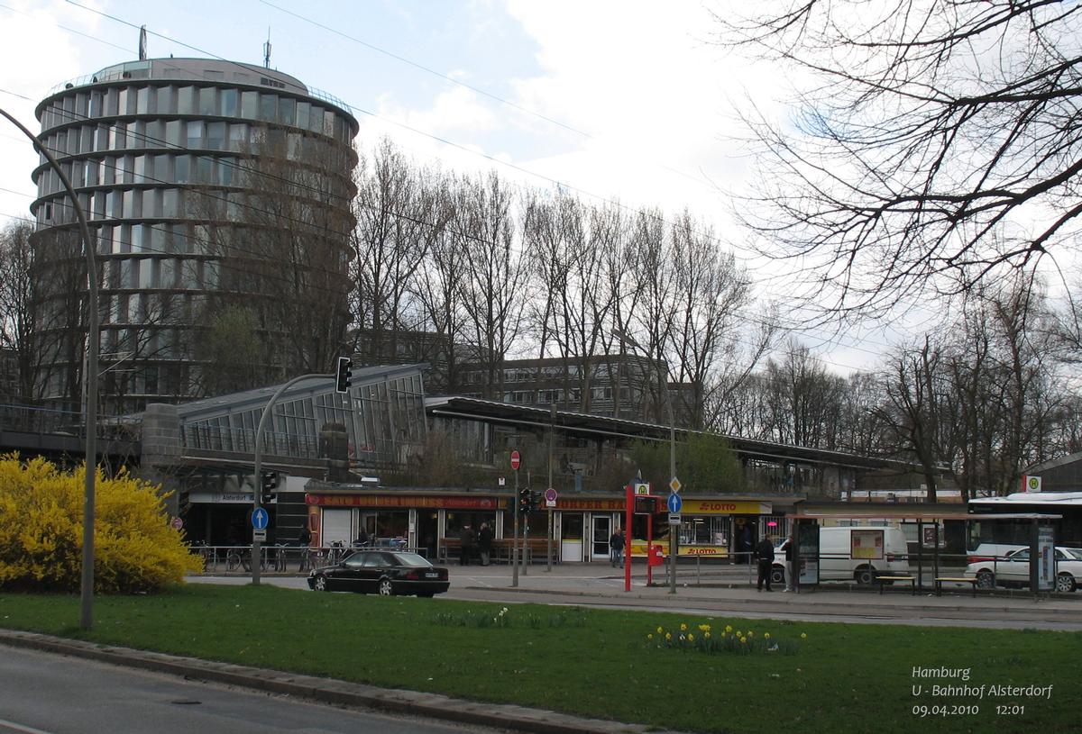 U 1 Subway Line (Hamburg) – Alsterdorf Metro Station 