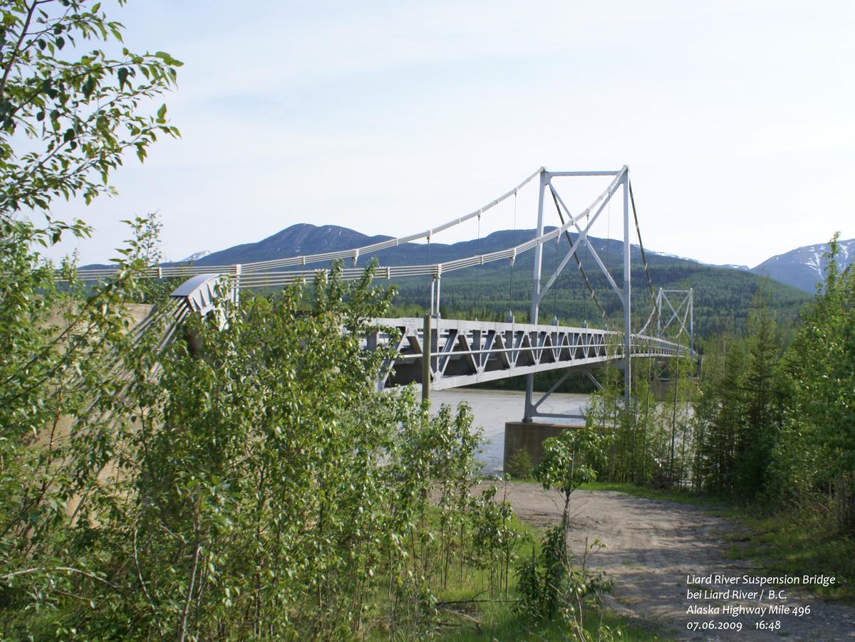 Liard River Suspension Bridge bei Liard River / B.C – Alaska Highway Mile 496 