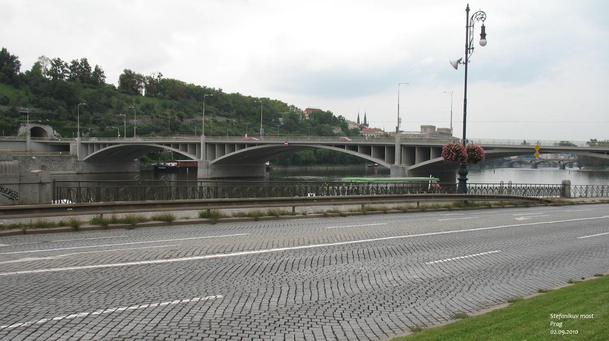 Stefanikuv most, Prag 