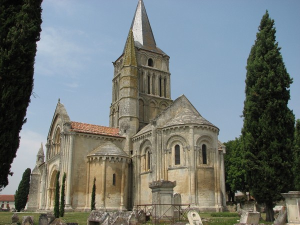 Fiche média no. 76336 Eglise Saint-Pierre de la Tour 12ème siècle 15ème siècle 18ème siècle , Aulnay-de-Saintonge, Charente-Maritime, Poitou-Charentes, France