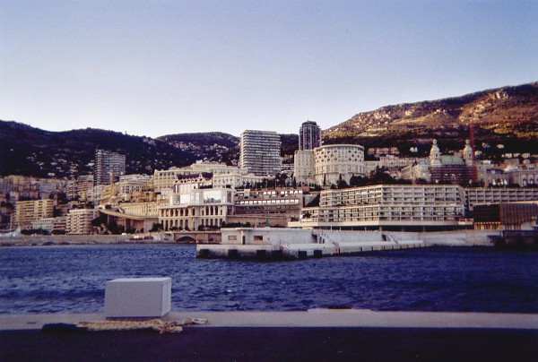 Gegenpier am Hafen La Condamine in Monaco 
