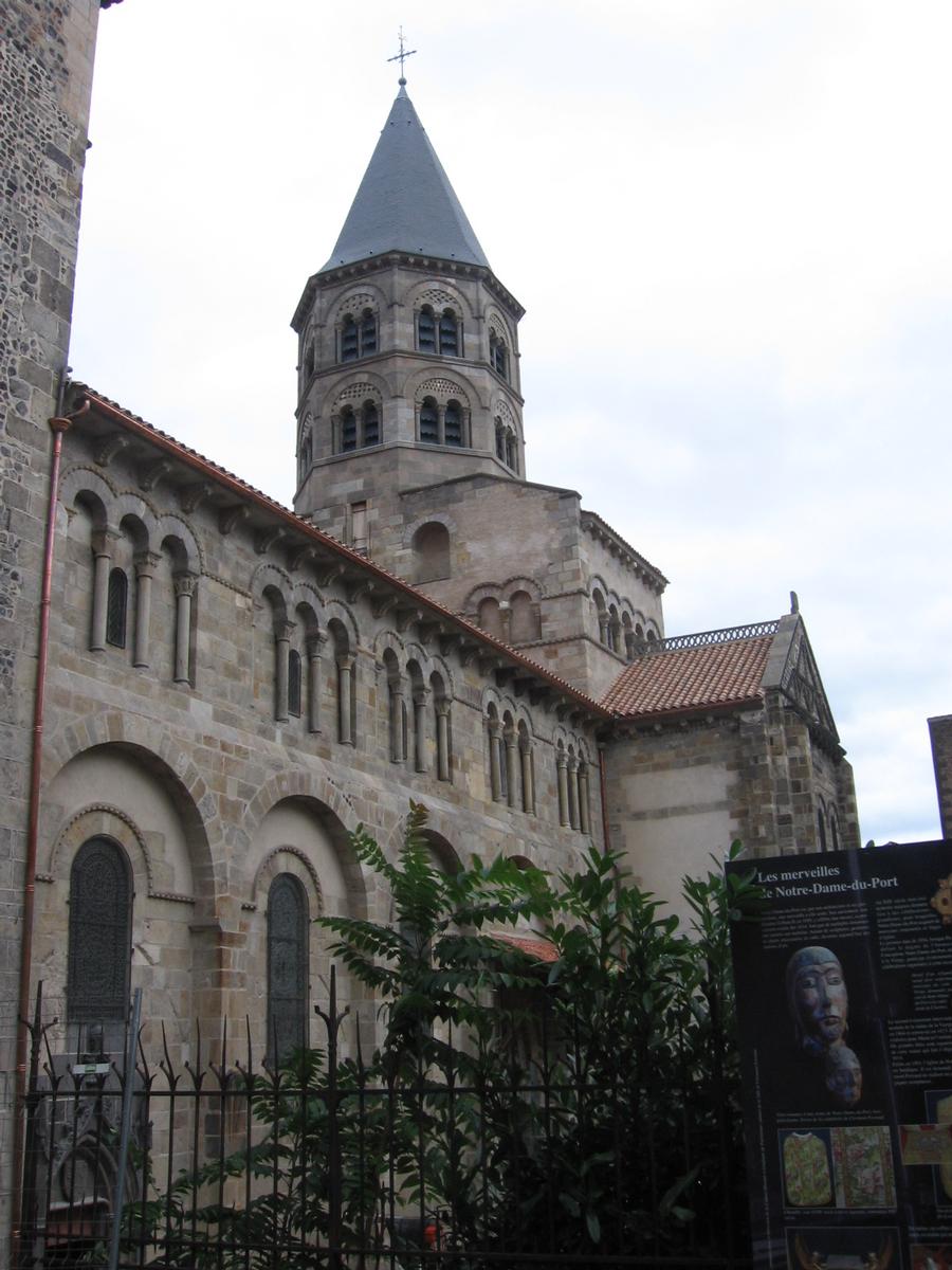 Notre Dame du PortClermont-FerrandPuy-de-Dôme (63), Auvergne, France Notre Dame du Port Clermont-Ferrand Puy-de-Dôme (63), Auvergne, France