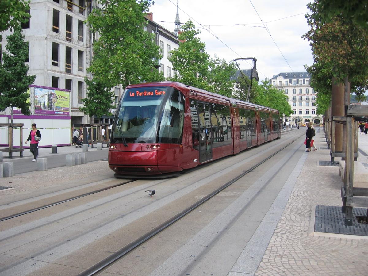 Ligne de TramwayClermont-FerrandPuy-de-Dôme (63), Auvergne, France Ligne de Tramway Clermont-Ferrand Puy-de-Dôme (63), Auvergne, France