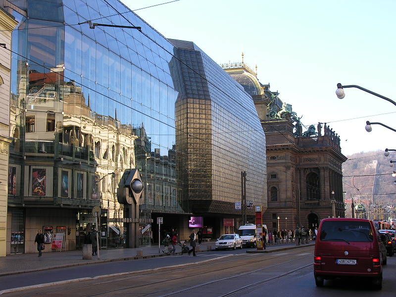 Nationaltheater, Prag, mit dem neuen Bühnengebäude 