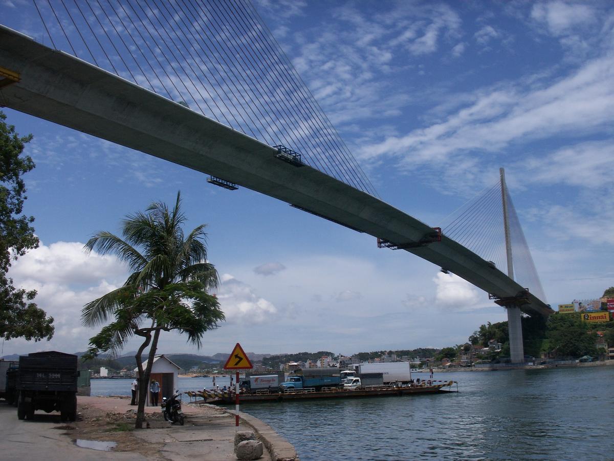 Bai Chay Bridge 