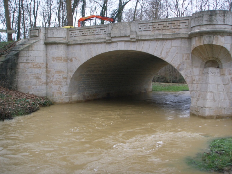 Pont de Pierre à Monéteau/Yonne (RN6 vers Auxerre) 