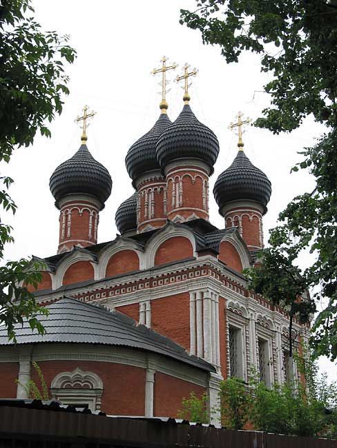 Vysokopetrovsky Monastery, Moscow founded in 1320 - Church of Our Lady of Bogolyubovo (with a refectory) 1687 